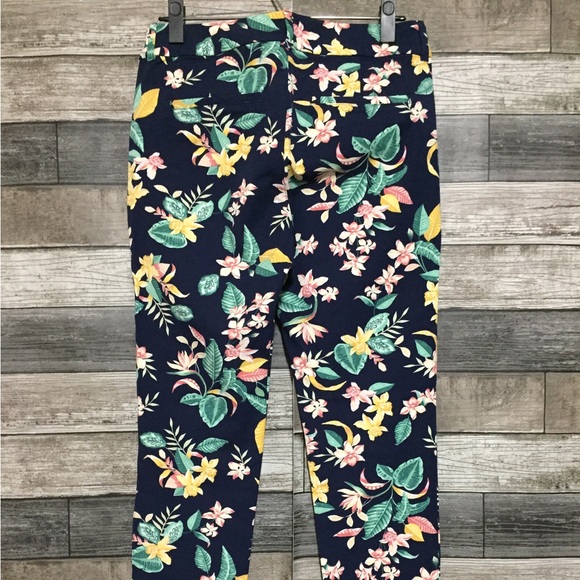 Old Navy Pixie Floral Pants Women’s 6 Navy Blue Mid Rise Stretch (Inseam 29) - Picture 7 of 9